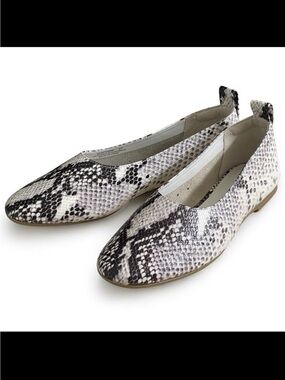 SENSO Daphne Black and White Snakeskin Ballet Flats Sz 37 Almond Rounded Toe